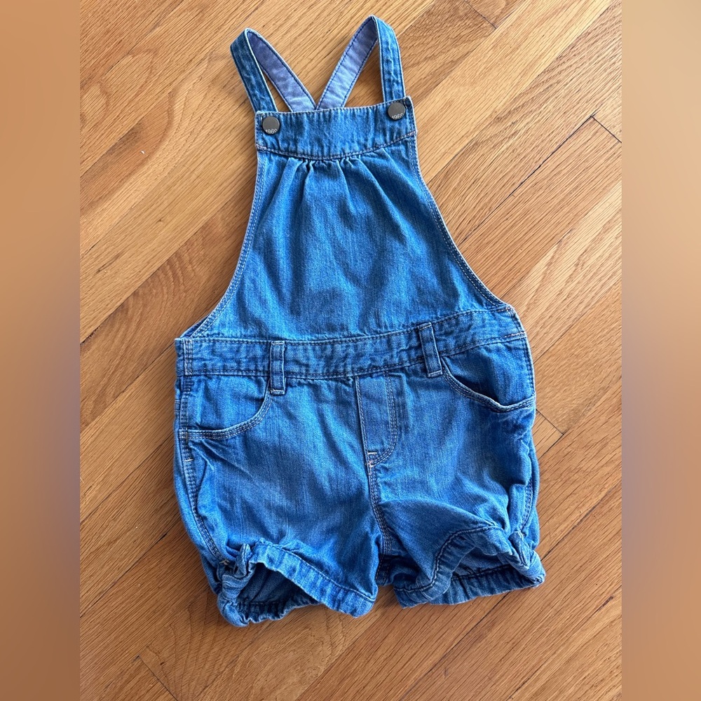 Babygap overalls - perfect for a Spring outfit